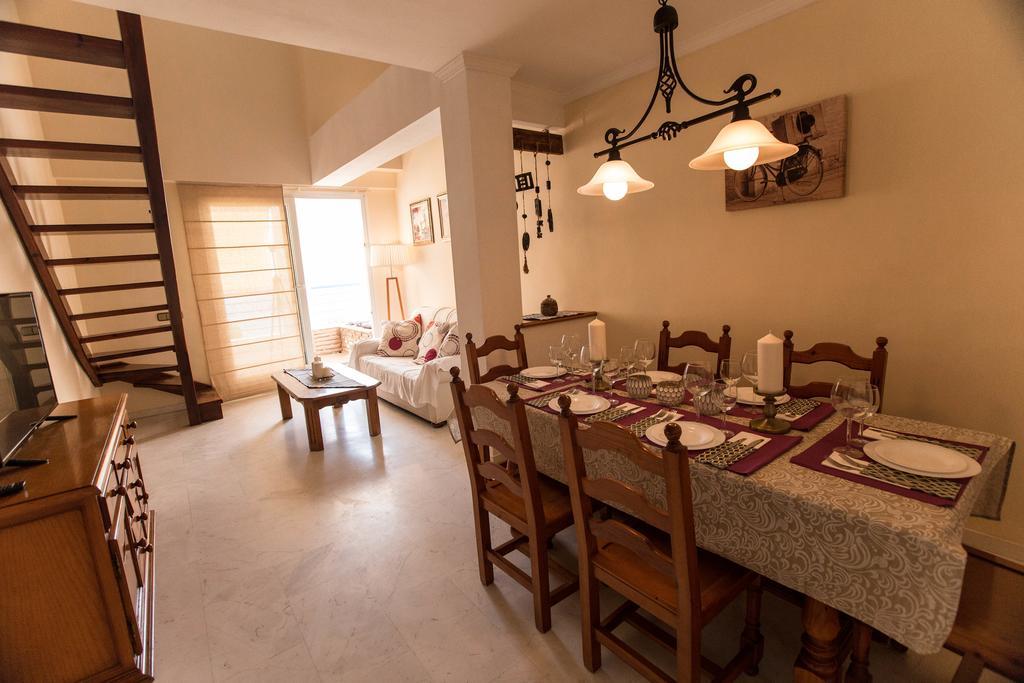 טורמולינוס Deluxe Sea View Apartments מראה חיצוני תמונה